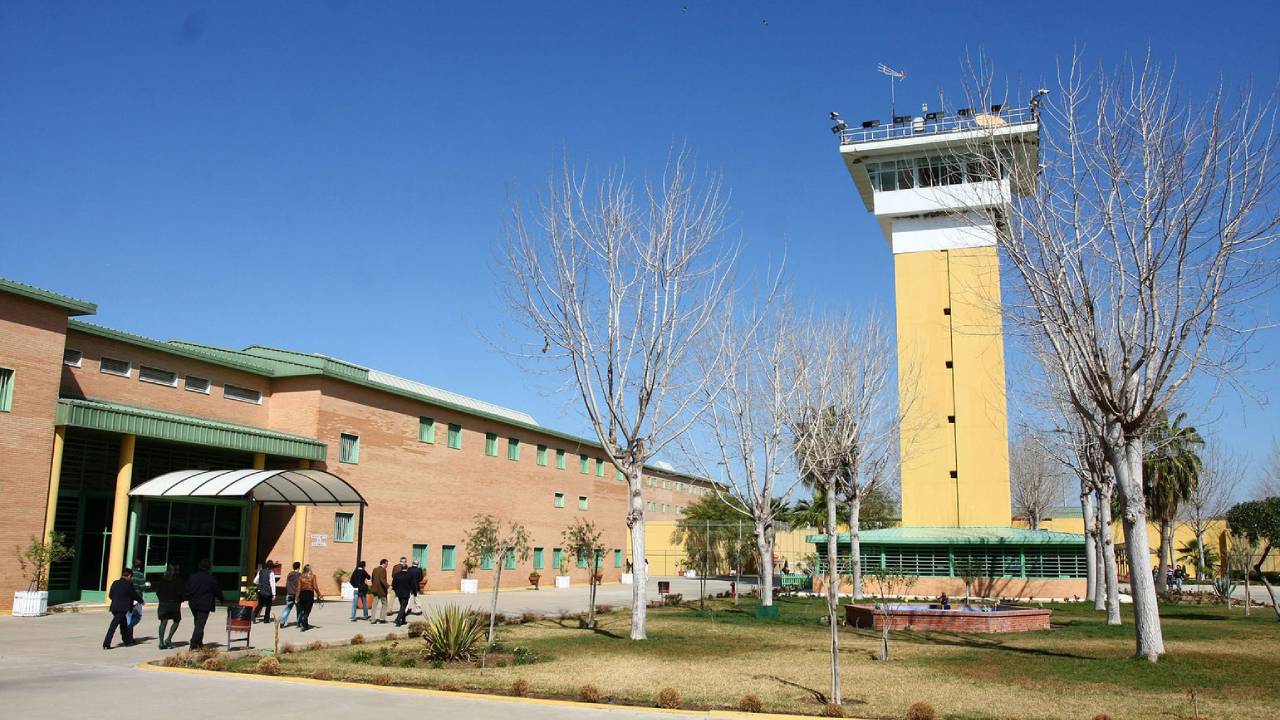 Atención a internos en el Centro Penitenciario de Sevilla I